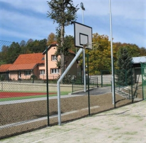 Basketbalová konstrukce streetball - vyztužená deska 120 x 90 cm - koš - síťka